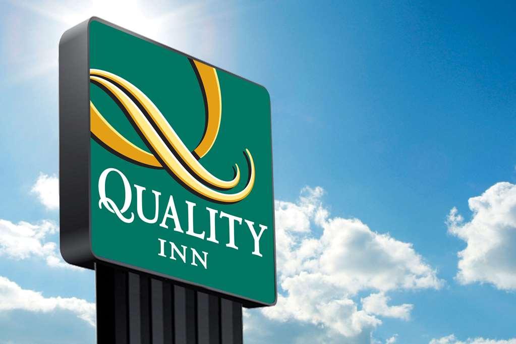 סוויטווטר Quality Inn מראה חיצוני תמונה